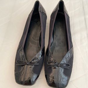 Van Eli Black Leather/Croc Flats